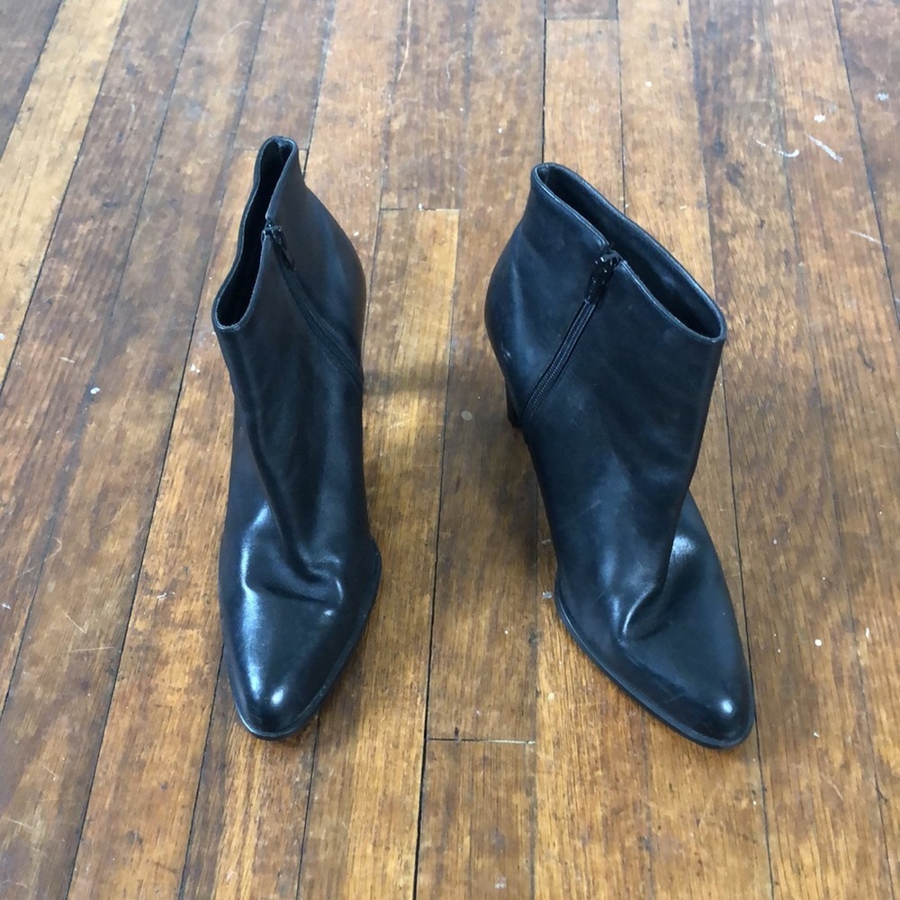 7 1/2 Black Leather Heel Ankle Bootie Brazil Point - Picture 2 of 5